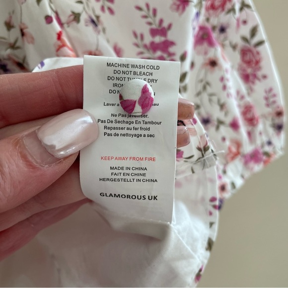 - Glamorous White Vintage Flower Crop Ruffled Blouse, NWT - Picture 11 of 13